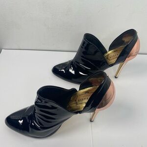 Ted Baker London Black and Pink Patent Heels